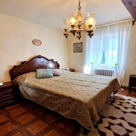 Flat In In The Historic Centre *