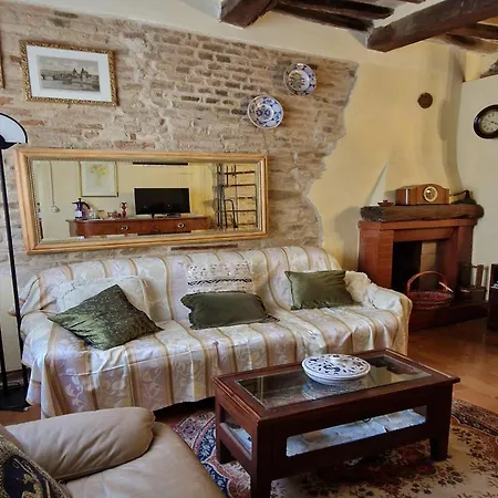 Flat In In The Historic Centre *